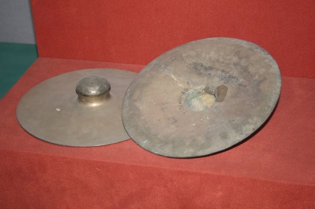 A photo of the Chinese bronze cymbals