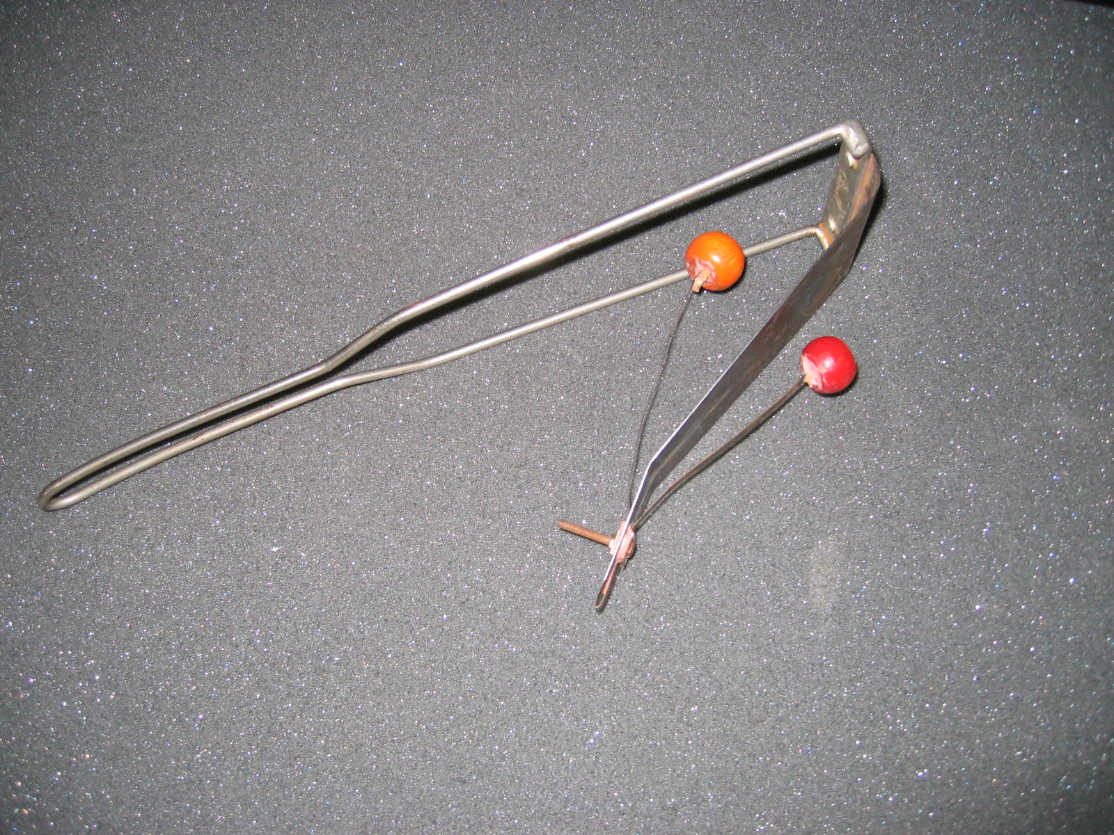 A photo of the instrument flexatone