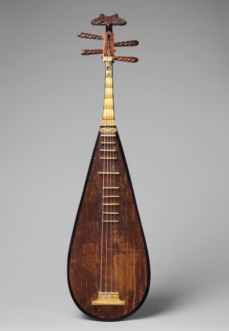 A photo of the Chinese instrument, Pipa